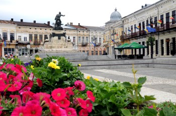 Ansamblul urban „Piața 1 Decembrie 1918”, Botoșani